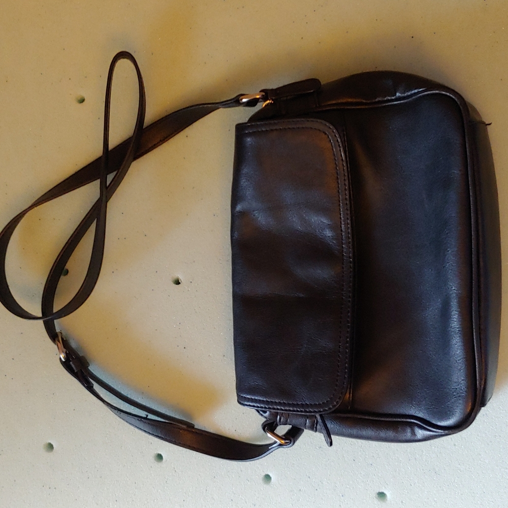 Giani Bernini leather handbag